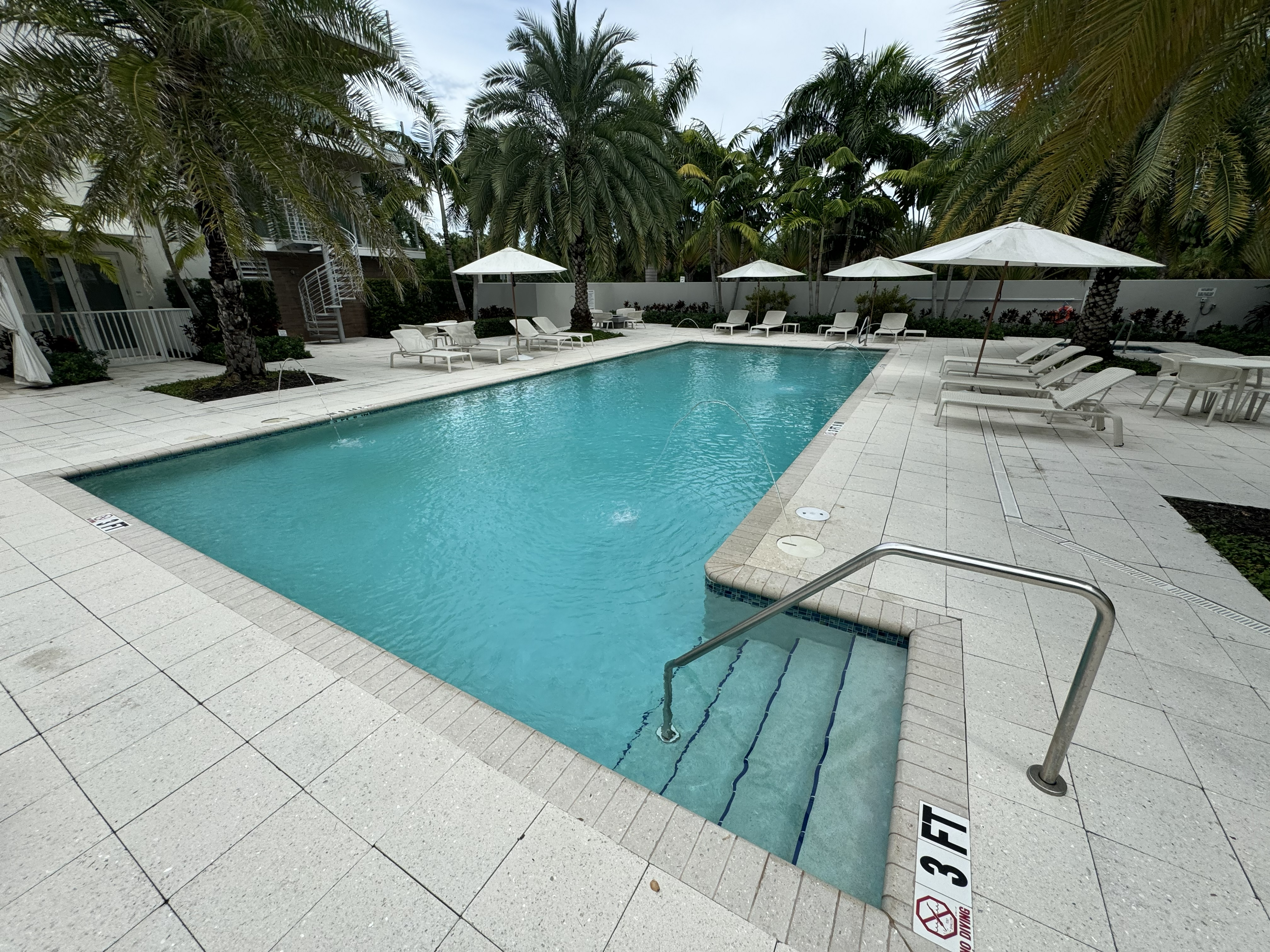 Commercial pool service